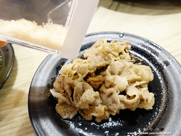 鍋太炫：【捷運美食】鍋太炫鍋物-永吉店 肉慾橫流M9雪花和牛/24公分超大澳州國王蝦 闇陰陽！這鍋太炫～近五分舖/後山埤站