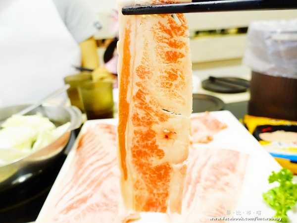 鍋太炫：【捷運美食】鍋太炫鍋物-永吉店 肉慾橫流M9雪花和牛/24公分超大澳州國王蝦 闇陰陽！這鍋太炫～近五分舖/後山埤站