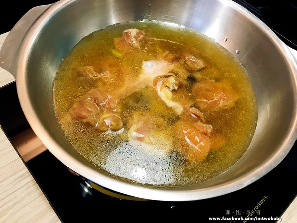 鍋太炫：【捷運美食】鍋太炫鍋物-永吉店 肉慾橫流M9雪花和牛/24公分超大澳州國王蝦 闇陰陽！這鍋太炫～近五分舖/後山埤站