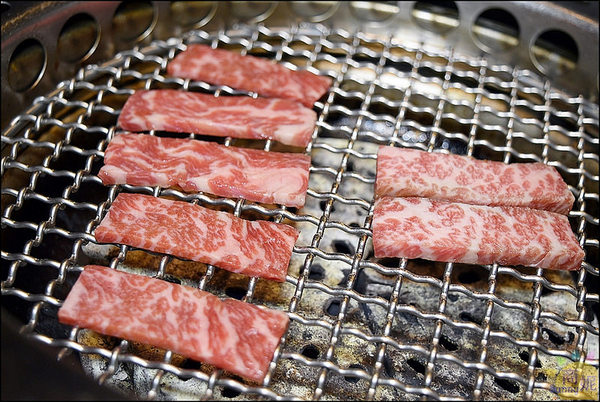雲火日式燒肉:愛評網評選台中燒烤類評價第一名!獨家保水保鮮技術果然口感更棒更清爽@sunny吃喝遊樂