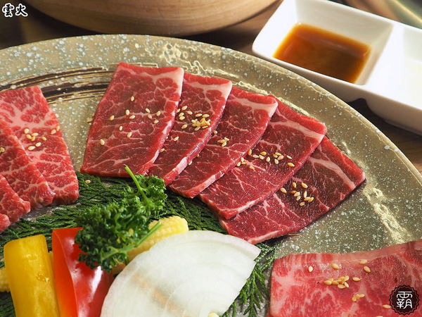 雲火日式燒肉： 雲火燒肉，Prime極上美牛套餐一次可吃到美牛、豬、雞七種肉肉阿~