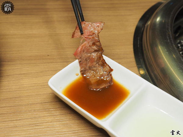 雲火日式燒肉： 雲火燒肉，Prime極上美牛套餐一次可吃到美牛、豬、雞七種肉肉阿~