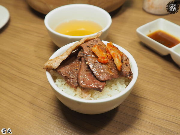 雲火日式燒肉： 雲火燒肉，Prime極上美牛套餐一次可吃到美牛、豬、雞七種肉肉阿~