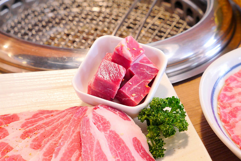 雲火日式燒肉：時尚空間精緻燒肉食材 雙人套餐享受西班牙伊比利豬加和牛雙重奏的美妙滋味！