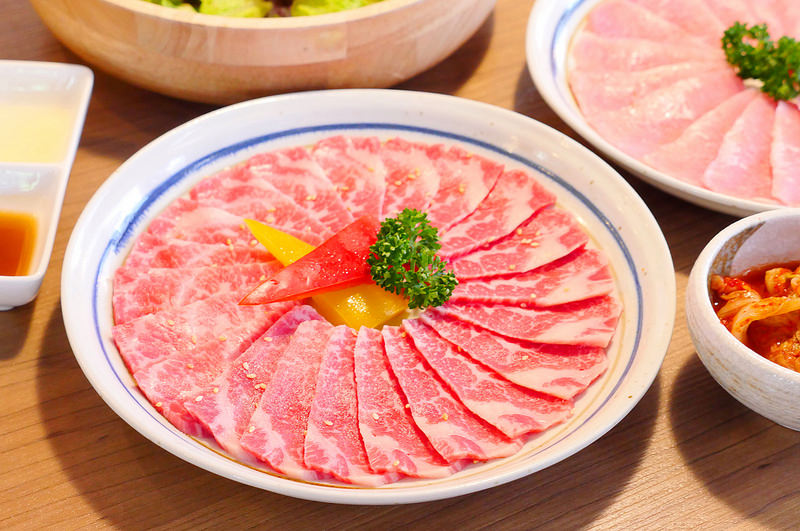 雲火日式燒肉：時尚空間精緻燒肉食材 雙人套餐享受西班牙伊比利豬加和牛雙重奏的美妙滋味！