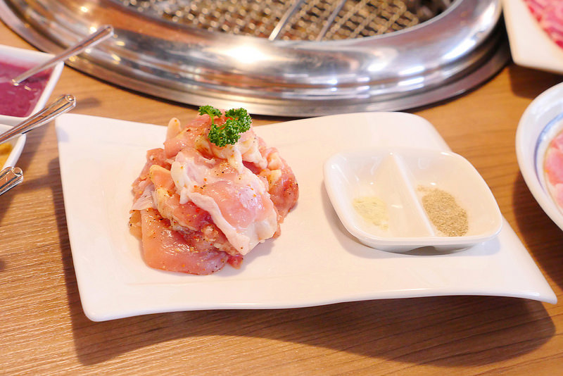 雲火日式燒肉：時尚空間精緻燒肉食材 雙人套餐享受西班牙伊比利豬加和牛雙重奏的美妙滋味！