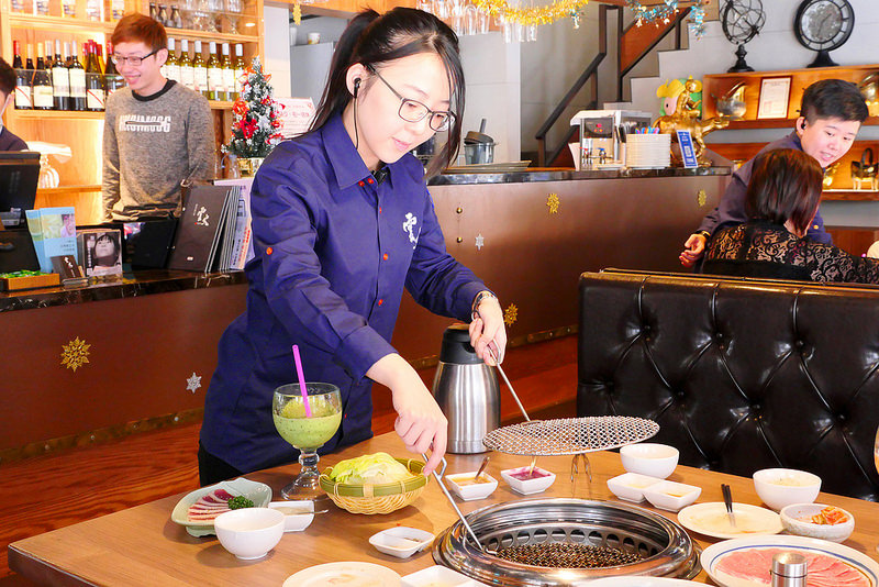 雲火日式燒肉：時尚空間精緻燒肉食材 雙人套餐享受西班牙伊比利豬加和牛雙重奏的美妙滋味！