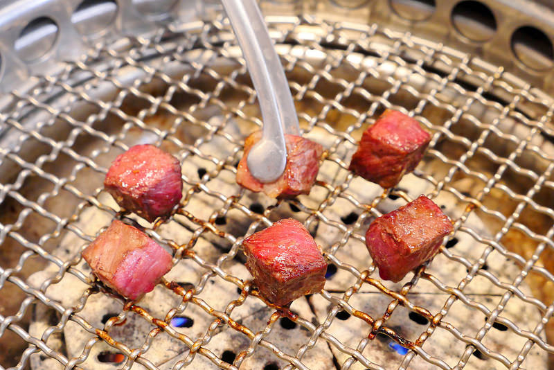 雲火日式燒肉：時尚空間精緻燒肉食材 雙人套餐享受西班牙伊比利豬加和牛雙重奏的美妙滋味！