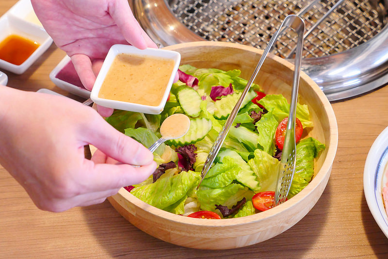 雲火日式燒肉：時尚空間精緻燒肉食材 雙人套餐享受西班牙伊比利豬加和牛雙重奏的美妙滋味！