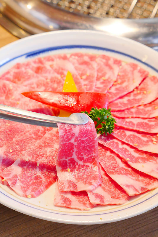 雲火日式燒肉：時尚空間精緻燒肉食材 雙人套餐享受西班牙伊比利豬加和牛雙重奏的美妙滋味！