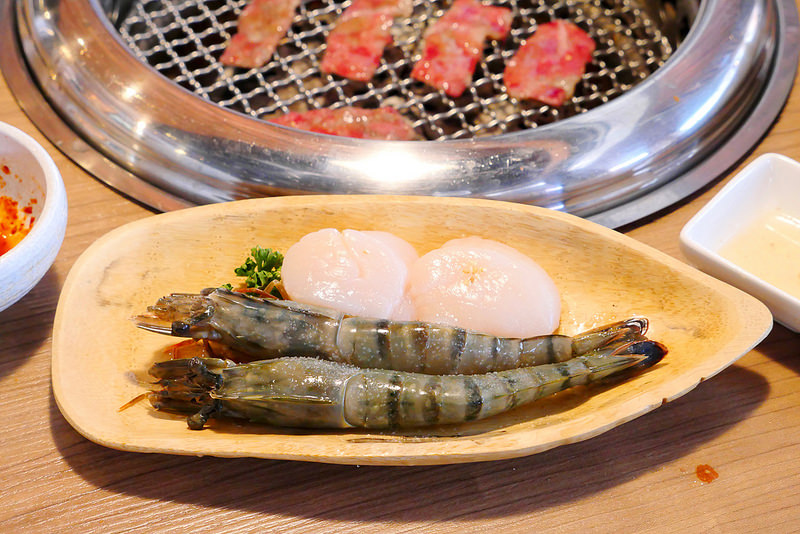 雲火日式燒肉：時尚空間精緻燒肉食材 雙人套餐享受西班牙伊比利豬加和牛雙重奏的美妙滋味！