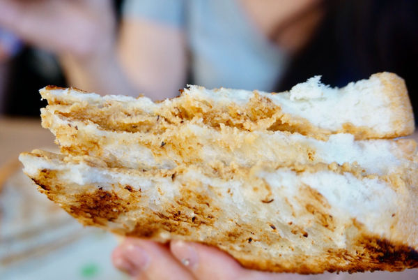 ［中山區 捷運中山國小站］A婆古早味炭烤三明治 份量破表的巨無霸吐司！挑戰你的胃容量!!!