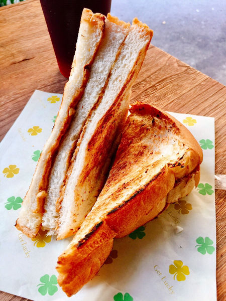 ［中山區 捷運中山國小站］A婆古早味炭烤三明治 份量破表的巨無霸吐司！挑戰你的胃容量!!!