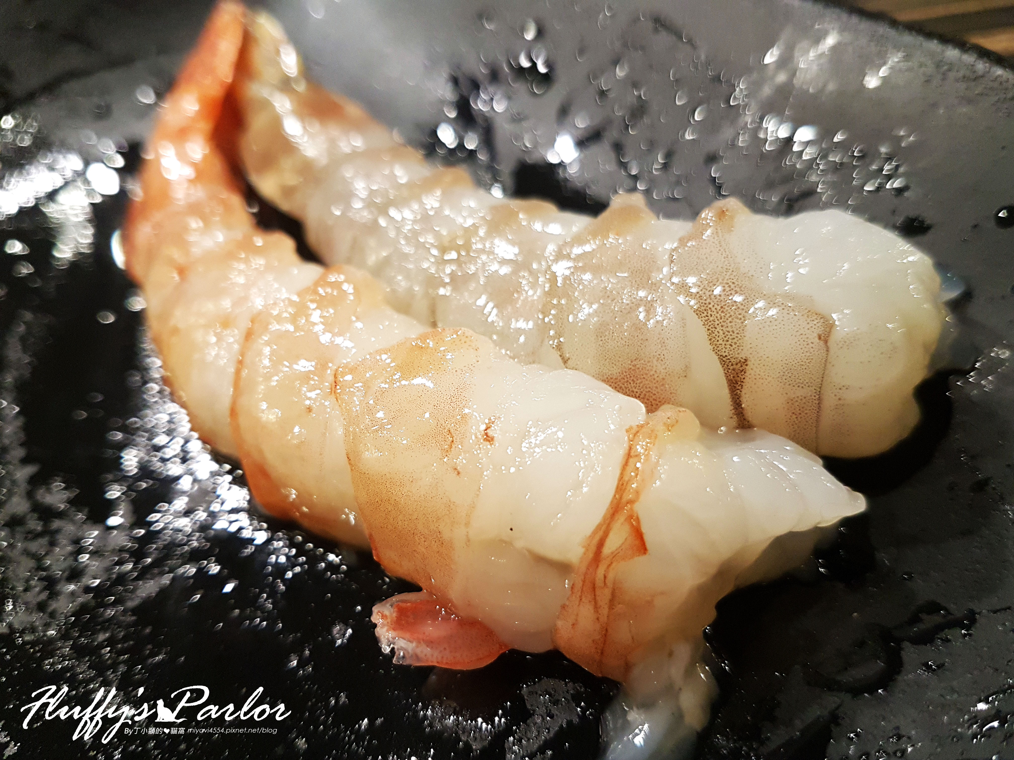 【食記】新竹好客燒/根本就是歡樂的酒吧啊!!!!!/帝王餐燒肉海鮮吃到飽/新竹燒肉/晶品城