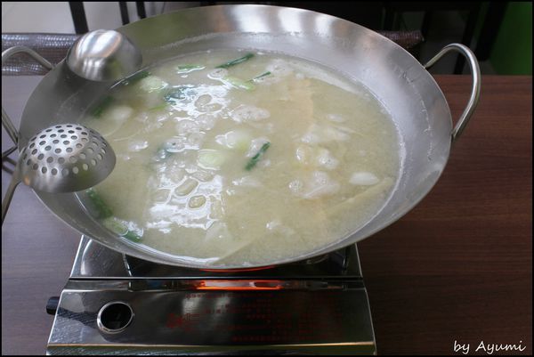 郭師傅飯鍋料理：[食記]郭師傅飯鍋料理~北海道白粒味增鍋