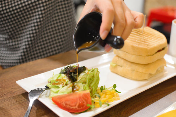 ［桃園市 中壢區］豐滿總匯三明治 豐滿中壢中原店 早起後的大滿足  中壢早午餐 咖啡下午茶 中原夜市 中原大學