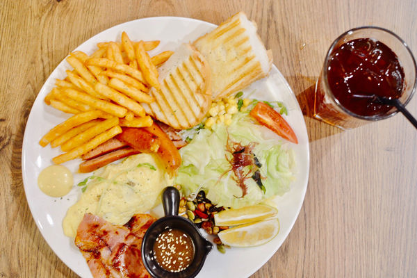 ［桃園市 中壢區］豐滿總匯三明治 豐滿中壢中原店 早起後的大滿足  中壢早午餐 咖啡下午茶 中原夜市 中原大學