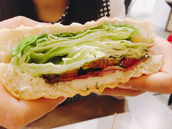 ［桃園市 中壢區］豐滿總匯三明治 豐滿中壢中原店 早起後的大滿足  中壢早午餐 咖啡下午茶 中原夜市 中原大學