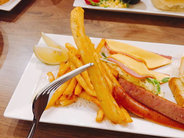 ［桃園市 中壢區］豐滿總匯三明治 豐滿中壢中原店 早起後的大滿足  中壢早午餐 咖啡下午茶 中原夜市 中原大學