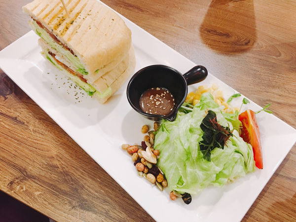 ［桃園市 中壢區］豐滿總匯三明治 豐滿中壢中原店 早起後的大滿足  中壢早午餐 咖啡下午茶 中原夜市 中原大學