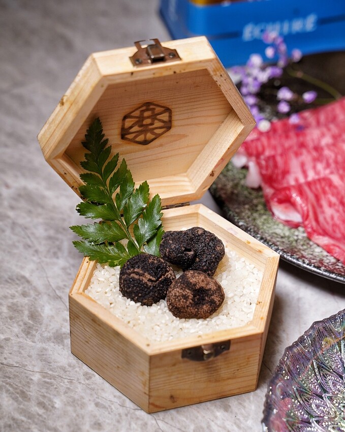 【樂軒和牛專門店】燒肉控必朝聖的精品燒肉店就是這間!菜單以日幣計價超酷的,套餐能一次品嚐到13道精緻料理,一對一管家式服務,給你尊榮級的用餐體驗! - 阿華田的美食日記