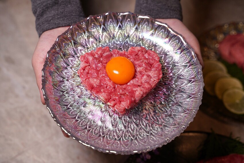 【樂軒和牛專門店】燒肉控必朝聖的精品燒肉店就是這間!菜單以日幣計價超酷的,套餐能一次品嚐到13道精緻料理,一對一管家式服務,給你尊榮級的用餐體驗! - 阿華田的美食日記