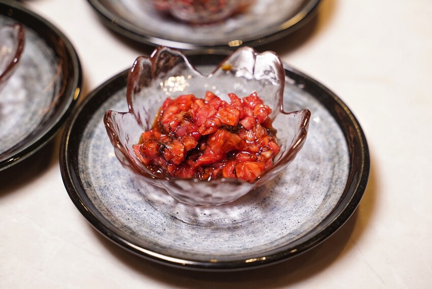 【樂軒和牛專門店】燒肉控必朝聖的精品燒肉店就是這間!菜單以日幣計價超酷的,套餐能一次品嚐到13道精緻料理,一對一管家式服務,給你尊榮級的用餐體驗! - 阿華田的美食日記