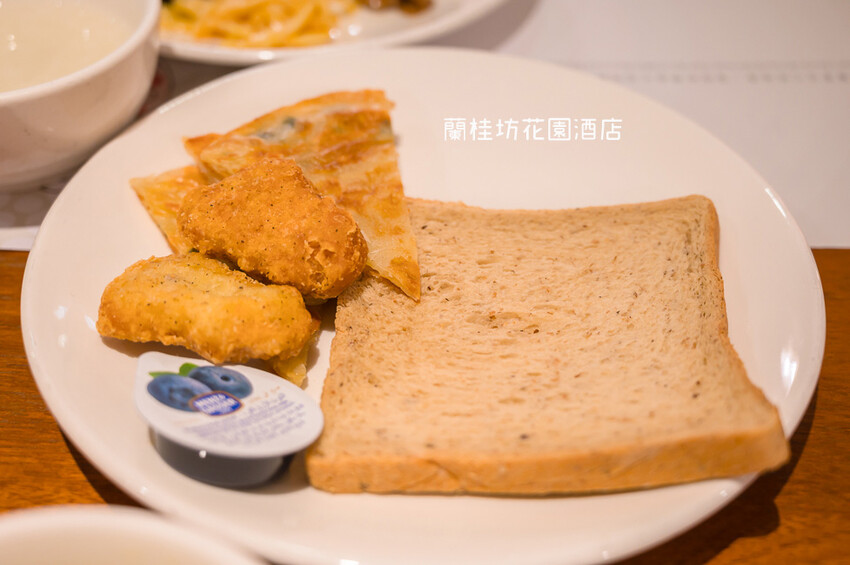 ｜嘉義住宿｜蘭桂坊花園酒店，離嘉義必逛的文化路夜市走路只要5分鐘，吃林聰明沙鍋魚頭也很方便 - 婷兒旅行地圖