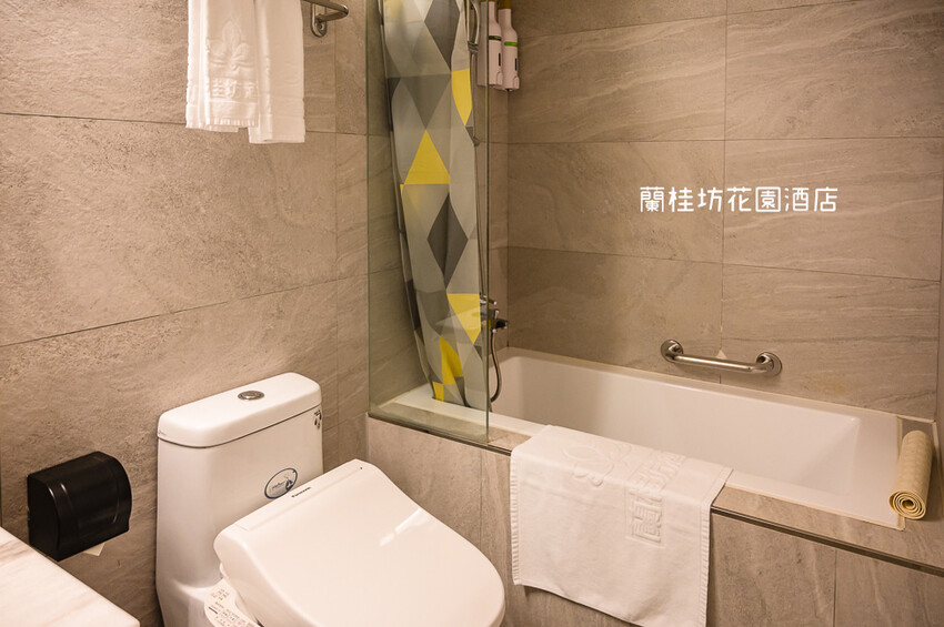 ｜嘉義住宿｜蘭桂坊花園酒店，離嘉義必逛的文化路夜市走路只要5分鐘，吃林聰明沙鍋魚頭也很方便 - 婷兒旅行地圖