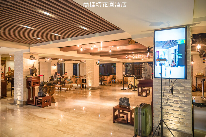 ｜嘉義住宿｜蘭桂坊花園酒店，離嘉義必逛的文化路夜市走路只要5分鐘，吃林聰明沙鍋魚頭也很方便 - 婷兒旅行地圖