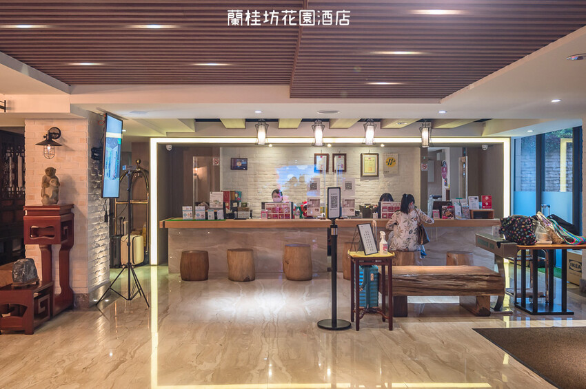 ｜嘉義住宿｜蘭桂坊花園酒店，離嘉義必逛的文化路夜市走路只要5分鐘，吃林聰明沙鍋魚頭也很方便 - 婷兒旅行地圖