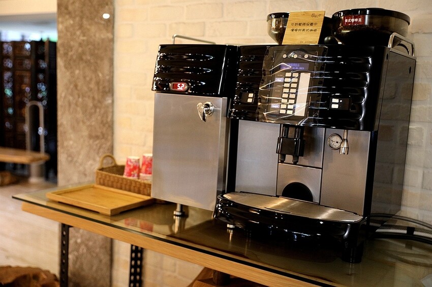 嘉義住宿首選!秒到文化路夜市商圈 超狂早餐吃到飽 咖啡全天免費供應|蘭桂坊花園酒店