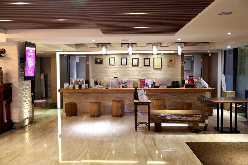 嘉義住宿首選!秒到文化路夜市商圈 超狂早餐吃到飽 咖啡全天免費供應|蘭桂坊花園酒店