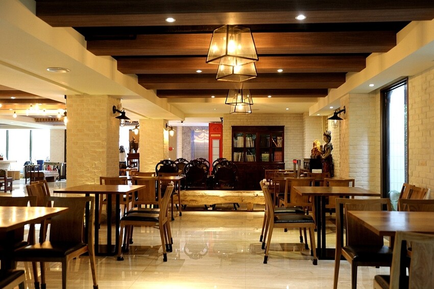 嘉義住宿首選!秒到文化路夜市商圈 超狂早餐吃到飽 咖啡全天免費供應|蘭桂坊花園酒店