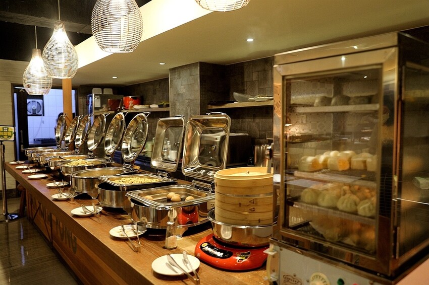 嘉義住宿首選!秒到文化路夜市商圈 超狂早餐吃到飽 咖啡全天免費供應|蘭桂坊花園酒店