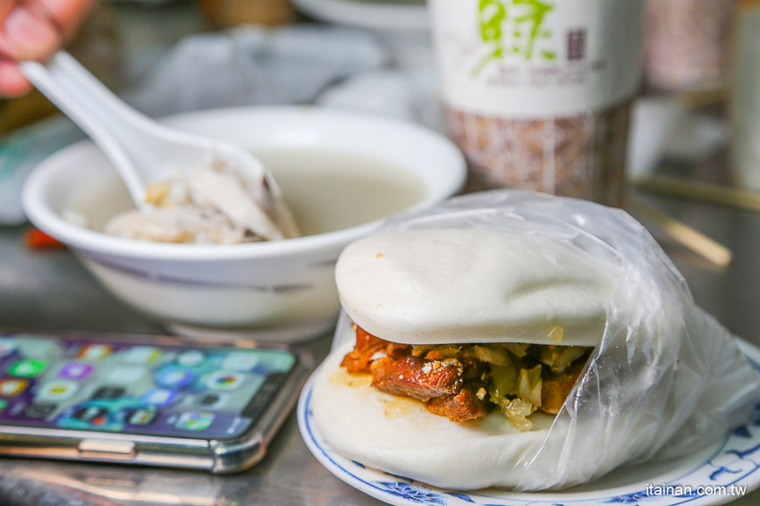 來嘉義住這裡!鄰近文化夜市的『蘭桂坊花園酒店』自助式早餐超豐盛,還有雞肉飯無限吃,再一併收藏文化夜市必吃小吃吧!! - 台南好Food遊