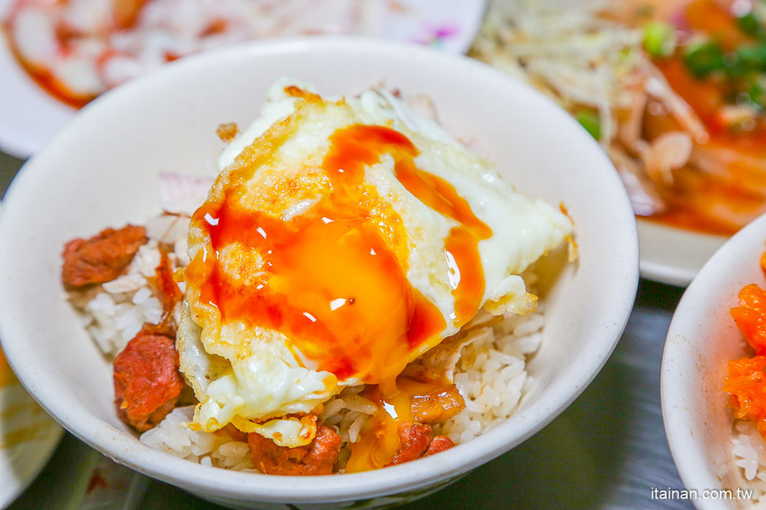 來嘉義住這裡!鄰近文化夜市的『蘭桂坊花園酒店』自助式早餐超豐盛,還有雞肉飯無限吃,再一併收藏文化夜市必吃小吃吧!! - 台南好Food遊