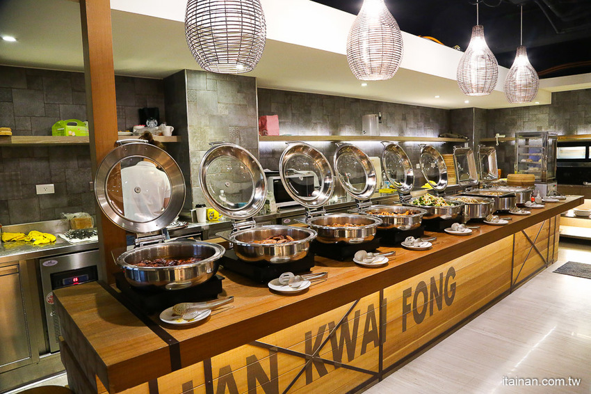 來嘉義住這裡!鄰近文化夜市的『蘭桂坊花園酒店』自助式早餐超豐盛,還有雞肉飯無限吃,再一併收藏文化夜市必吃小吃吧!! - 台南好Food遊