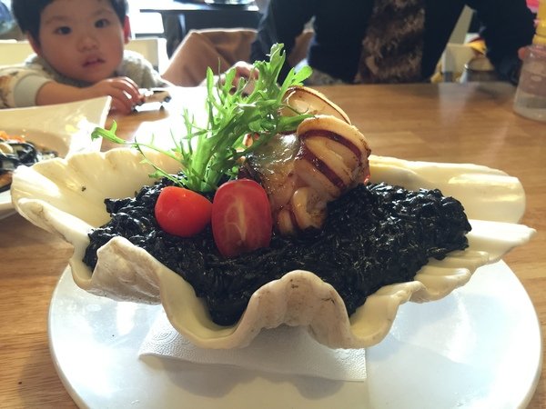 Aqua Kiss 水吻2(Surfer店)：內湖美食（內科美食）－水吻２特色義大利餐廳冰品讓你吃過就忘不了喔！超推薦義式墨魚燉飯及義式燻雞pizza gaga～