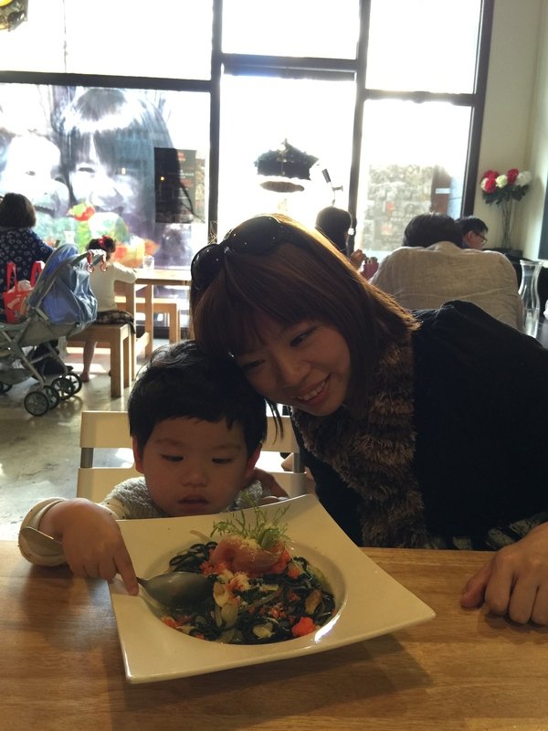 Aqua Kiss 水吻2(Surfer店)：內湖美食（內科美食）－水吻２特色義大利餐廳冰品讓你吃過就忘不了喔！超推薦義式墨魚燉飯及義式燻雞pizza gaga～