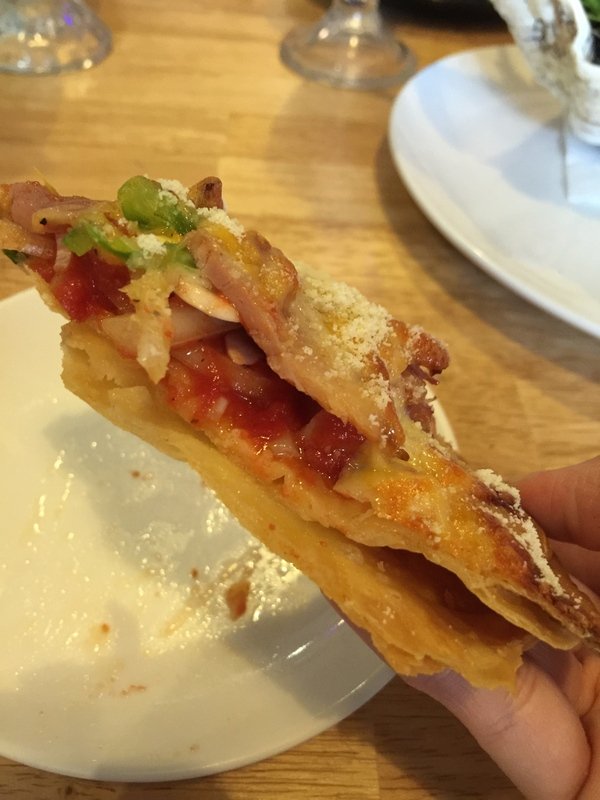 Aqua Kiss 水吻2(Surfer店)：內湖美食（內科美食）－水吻２特色義大利餐廳冰品讓你吃過就忘不了喔！超推薦義式墨魚燉飯及義式燻雞pizza gaga～