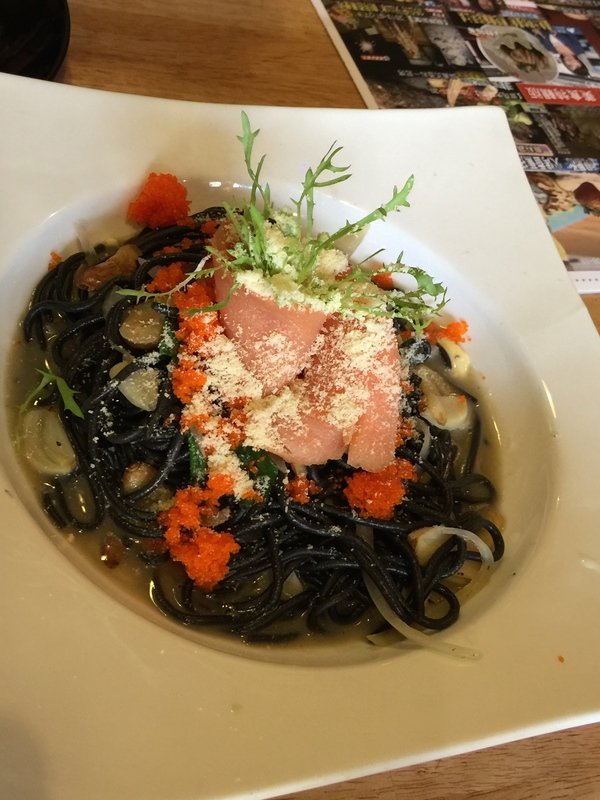 Aqua Kiss 水吻2(Surfer店)：內湖美食（內科美食）－水吻２特色義大利餐廳冰品讓你吃過就忘不了喔！超推薦義式墨魚燉飯及義式燻雞pizza gaga～