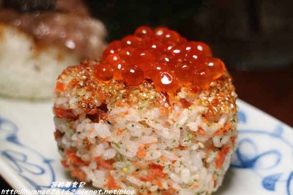 香聚餐酒館：【台北大安區】東區餐酒館推薦『香聚餐酒館 The Dainties Bistro』必點日式料理丼飯/燒烤 鮮烤透抽(青醬）、手作鮮魚一夜干、烤豬五花私房辣味....每一道料理都非常下酒好吃~