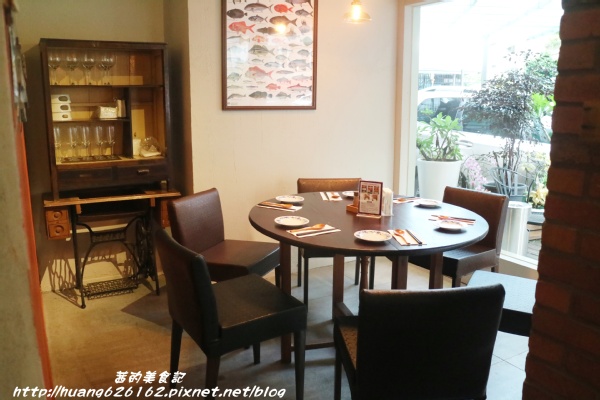 香聚餐酒館：【台北大安區】東區餐酒館推薦『香聚餐酒館 The Dainties Bistro』必點日式料理丼飯/燒烤 鮮烤透抽(青醬）、手作鮮魚一夜干、烤豬五花私房辣味....每一道料理都非常下酒好吃~