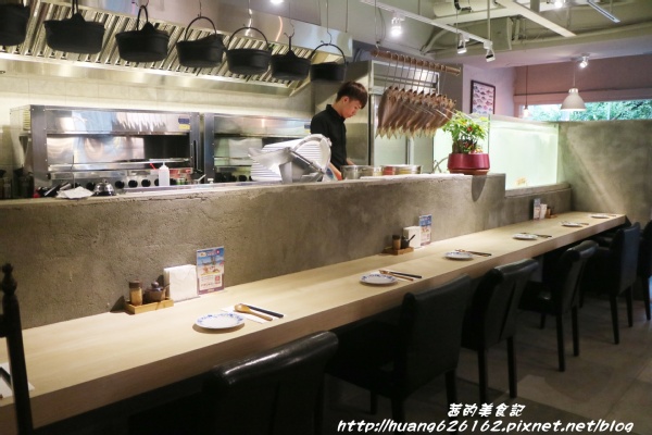 香聚餐酒館：【台北大安區】東區餐酒館推薦『香聚餐酒館 The Dainties Bistro』必點日式料理丼飯/燒烤 鮮烤透抽(青醬）、手作鮮魚一夜干、烤豬五花私房辣味....每一道料理都非常下酒好吃~