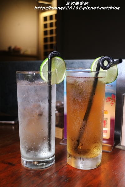 香聚餐酒館：【台北大安區】東區餐酒館推薦『香聚餐酒館 The Dainties Bistro』必點日式料理丼飯/燒烤 鮮烤透抽(青醬）、手作鮮魚一夜干、烤豬五花私房辣味....每一道料理都非常下酒好吃~