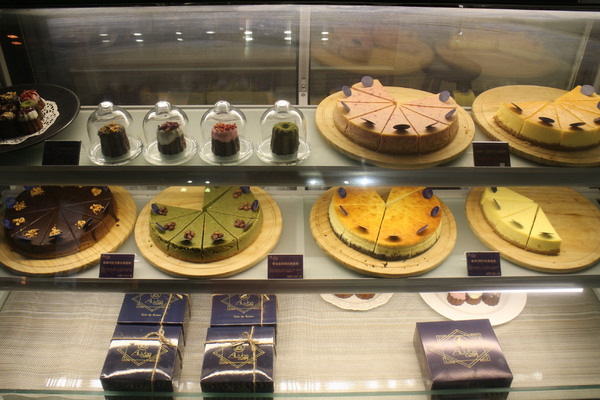 Aluvbe Cakery-Taipei/艾樂比台北店:大安區巷弄美食/手作甜點『Aluvbe Cakery-Taipei(艾樂比台北店)』下午茶/蝦皮宅配/捷運忠孝新生站