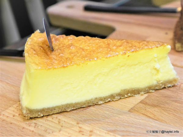 Aluvbe Cakery-Taipei/艾樂比台北店:Aluvbe Cakery-Taipei/艾樂比台北店-深埋巷弄的精緻美味/推薦芒果玫瑰慕斯蛋糕、重乳酪蛋糕、可麗露-果粉必訪名店/蘋果歷代產品都在這裡,品評舊果憶當年