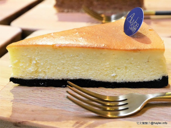 Aluvbe Cakery-Taipei/艾樂比台北店:Aluvbe Cakery-Taipei/艾樂比台北店-深埋巷弄的精緻美味/推薦芒果玫瑰慕斯蛋糕、重乳酪蛋糕、可麗露-果粉必訪名店/蘋果歷代產品都在這裡,品評舊果憶當年