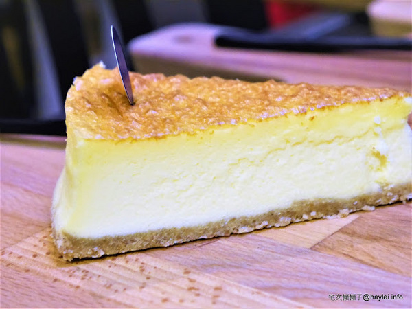 Aluvbe Cakery-Taipei/艾樂比台北店:Aluvbe Cakery-Taipei/艾樂比台北店-深埋巷弄的精緻美味/推薦芒果玫瑰慕斯蛋糕、重乳酪蛋糕、可麗露-果粉必訪名店/蘋果歷代產品都在這裡,品評舊果憶當年